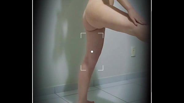 Play MP4 - Caught my friend's mom doing pilates &mdash; and she didn&rsquo;t hold back&excl;