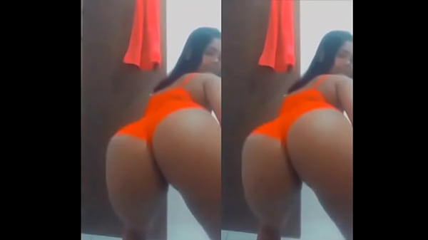 movimenta gostosa de shortinho 