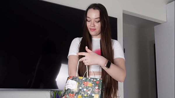 Nonton Stepsister Brags About Her Purchase. Spent All The Money I Had To Fuck Her. thumbnail