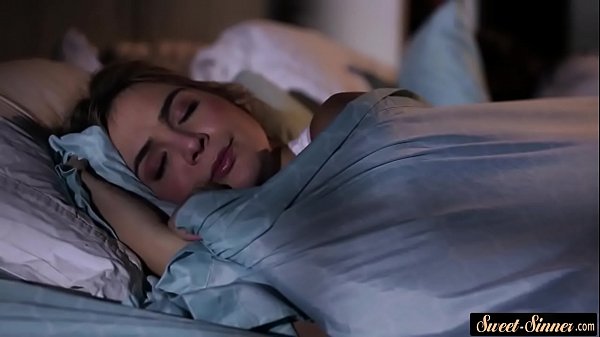 Play MP4 - Amazing beauty riding stepbros cock outdoors