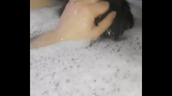 Nonton Chupandomela Debajo Del Agua thumbnail