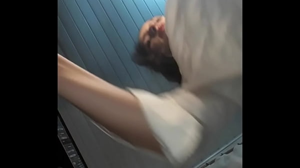 Play MP4 - How would you like to eat me&quest;