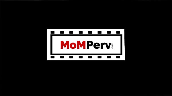 Nonton Nasty Milf Does A Little Striptease For Her Stepson Before She Sucks His Cock And Lets Him Fuck Her. thumbnail