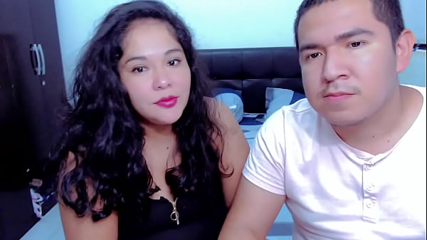 Quiero que me cojas como una puta , someteme con esos tacones altos 