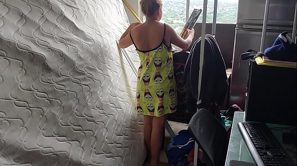 Nonton I Interrupt My Stepsister To Suck My Cock. Pov thumbnail