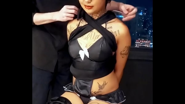 ENCONTREI ESSA COELHINHA PERDIDA NA RUA SEM DONO OLHA S&Oacute; O QUE EU FIZ COM ESSA GOSTOSA. COMPLETO NO RED 