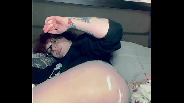 Play MP4 - Trans Guy Plays With His Boypussy For You