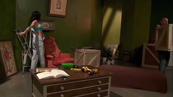 Nonton The Sweaty Guy Pounds The Pierced Cunt Long And Hard Before Coming On The Tattoo On The Inside Of The Slut's Lip thumbnail