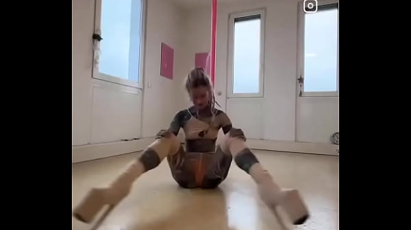 Nonton Tattoo Doesn&rsquo;t Work With Pole Dance ?let Me Know Your Answer In The Comments.-seriously I Edit This Video Like Crazy... thumbnail