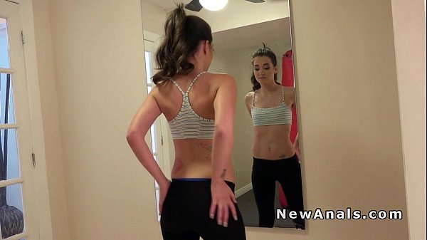 Dudefucks girlfriends ass in gym