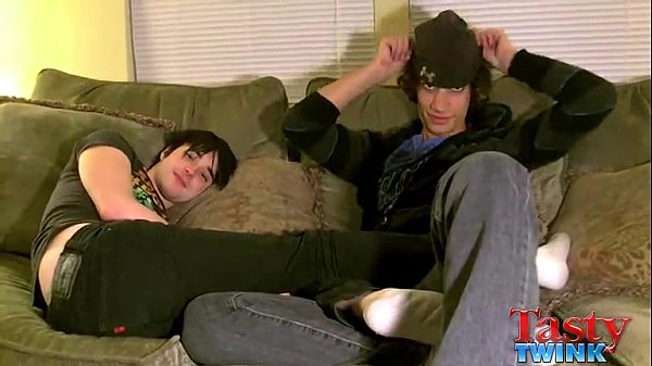 Play MP4 - Boys Tickle and Make Out