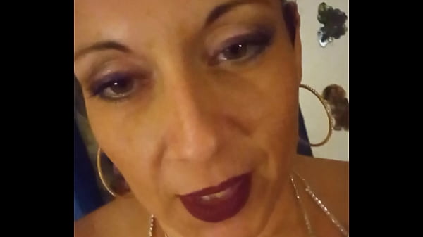 Sexy big natural tits Persian wants to show you her amazing tits bouncing_and big