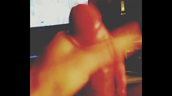 Play MP4 - quickie jerk while wife's away