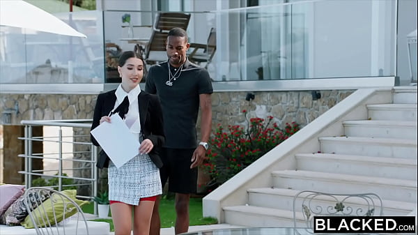 Play MP4 - BLACKED BBC-Loving Beauty Lisa Is A Pro At Sealing The Deal