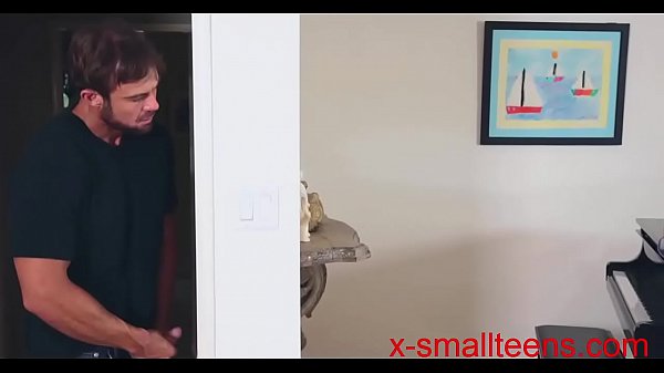 Cute sexy_skinny maid paidtoplessblowjob