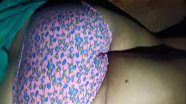 Play MP4 - Hot Desi Bhabi Showing her shaved pussy and big ass