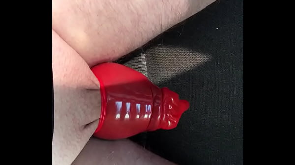Play MP4 - Condom pissing while driving