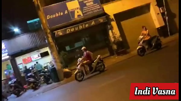 Nonton Outdoor Sex Offer With Blowjob thumbnail