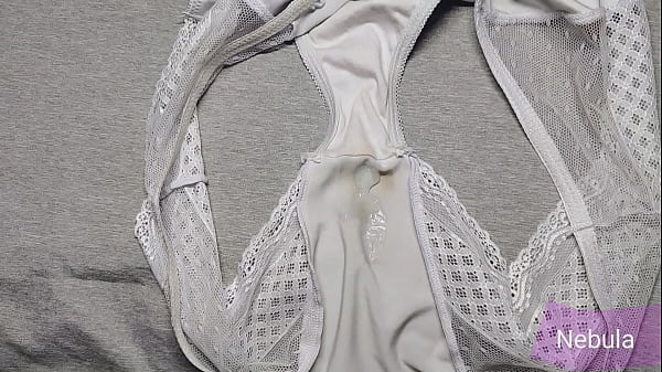 Me_la jalé y me vine sobre el cachetero de encaje_usado de mi amiga enfermera