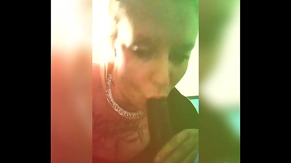 Debbiecakesxxxx gives her bestdick friend head for his birthday while d