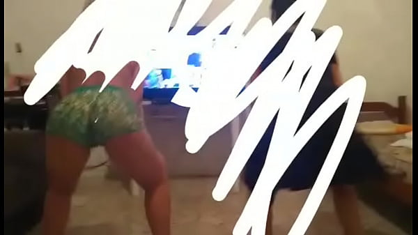 Novinha safada rebolando