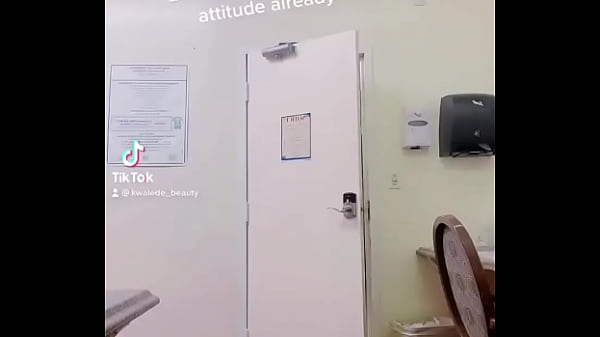 Nonton How Do I Look In Scrubs Lol thumbnail