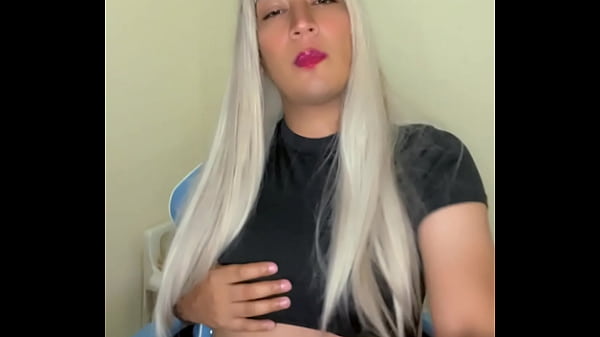 Play MP4 - Transexual con tetas ricas y pene delicioso