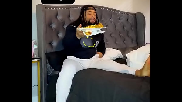 Nonton Leg Shake = Good Food thumbnail