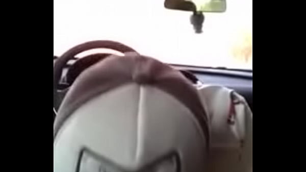 Mamando no carro