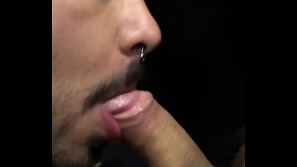 Thomas M Ick - Encontro Explosivo No Banheiro Da Academia: Thomas E Victor N&atilde;o Se Seguram thumbnail