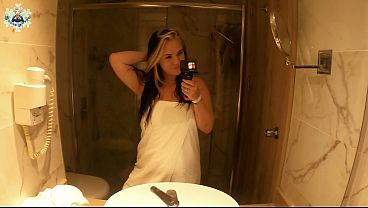 Nonton Chubby Wife Gets Facial While Maid Is Cleaning The Rooms thumbnail