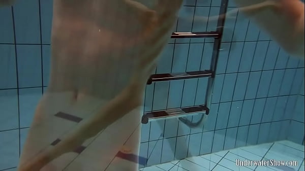 Andrea and Monica but also Janka get horny_in the pool