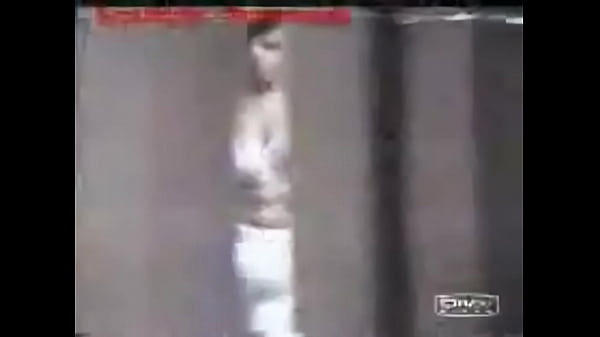 Play MP4 - kushboo dress in bed-room