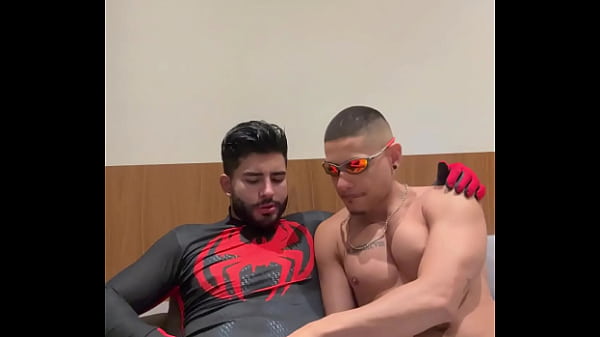 Play MP4 - Mamando o homem aranha&period;