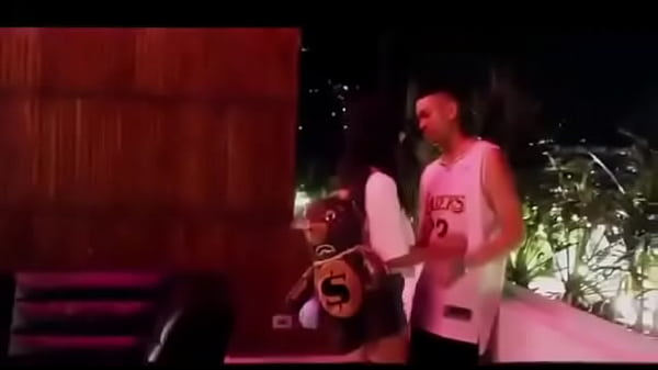 Nonton J&oacute;venes Hacen El Hit Del Verano Y V. O&iacute;dos 2020 thumbnail