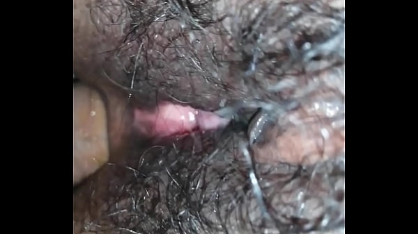 Comiendo culito nuevo y apretado de mi tia