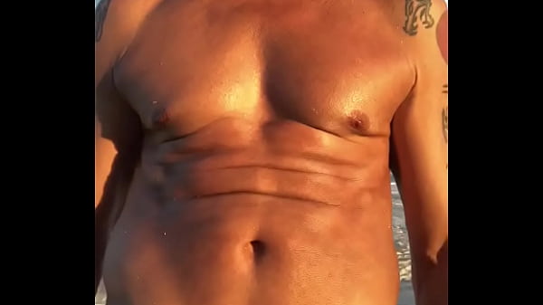 ITALIAN TAN FIT  ITALIAN PORN STAR