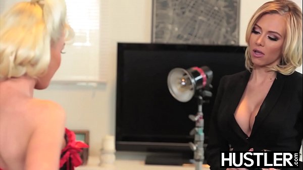 Play MP4 - Stunning babe Marie McCray fingered intensely by wild dyke