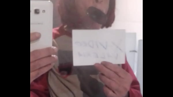 Valeria Verificando de perfil