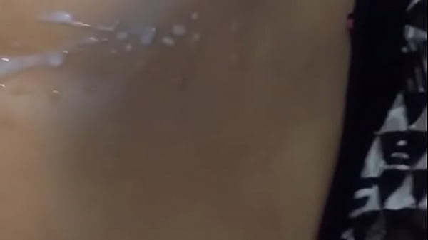 Huge cumshot on amateur girlfriend 