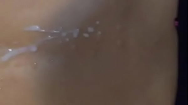 Huge cumshot on amateur girlfriend