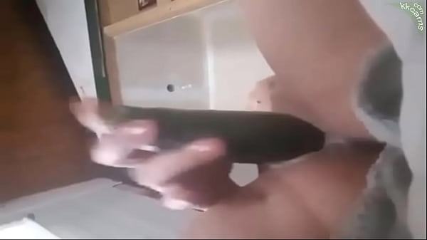 TonganGirl IsGood With Cucumbers HotAmateurCucumber Cam Homemade