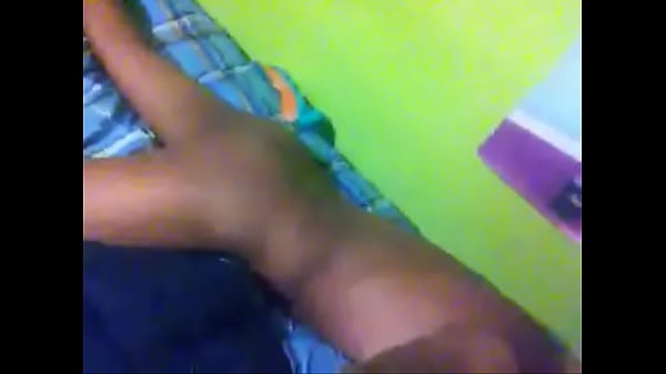 Chileno mostrando el culito