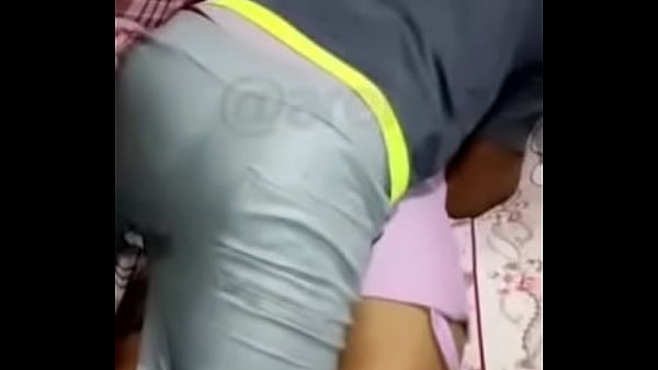 Play MP4 - Peque&ntilde;a mexicana puta coge con amigo de su esposo mients el mi y gba