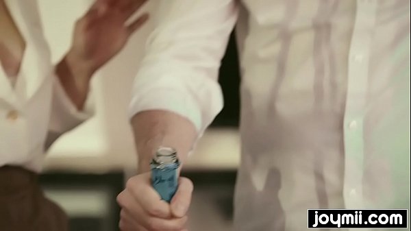 Play MP4 - Hot Latina Ginebra Bellucci fucks client and swallow his cum