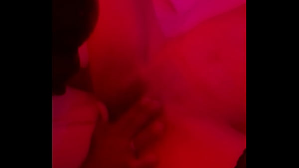 la masturbo y la hago acabar varias veces