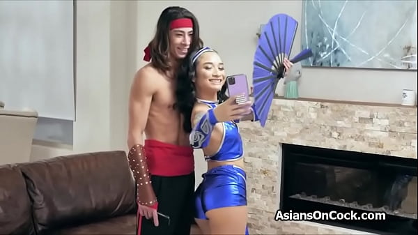 Asian cosplay_couple fucks after convention