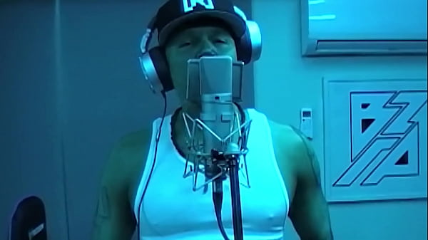 RENE se folla de manera espectacular a un carrito de hot dogs D: 