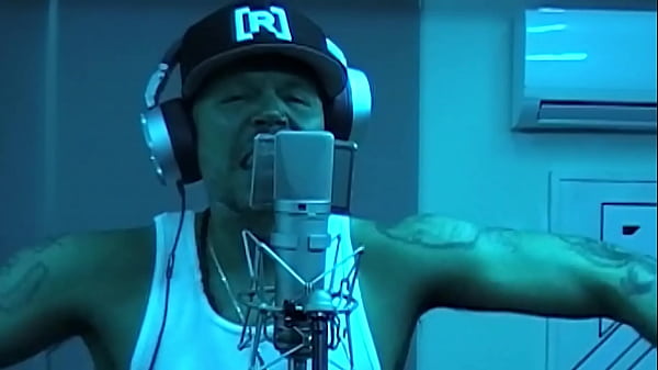 RENE residente hace increible follada a_un hot dog 0