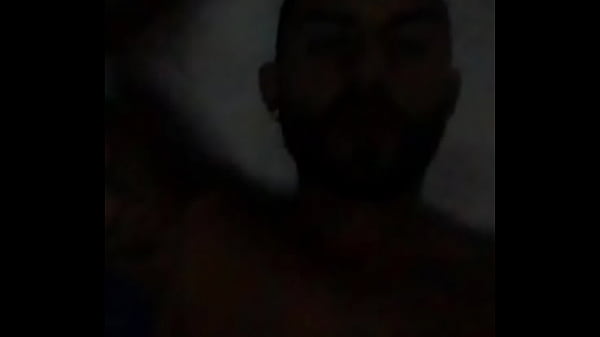 Profesor depravado envia videos a sus alumnas 